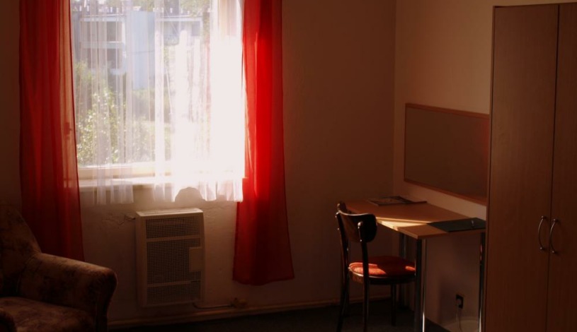 Penzion Village Karlovy Vary - Dvoulůžkový pokoj se společnou koupelnou